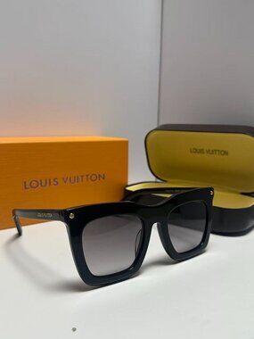 OXYDO 1063 51 20 145 UNISEX blue plastic frames, mirrored green lens. So cool on Oxydo Sunglasses OX 1063/S Y7R/T5 Blue Man | eBay main image 3